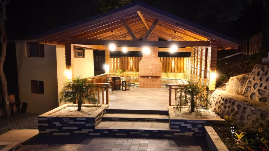 Hermosa Villa de 3 Niveles en Venta en Jarabacoa - Imagen 4