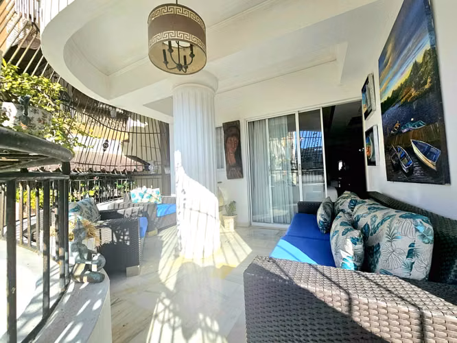Apartamento en venta en Bella Vista de 3 habitaciones