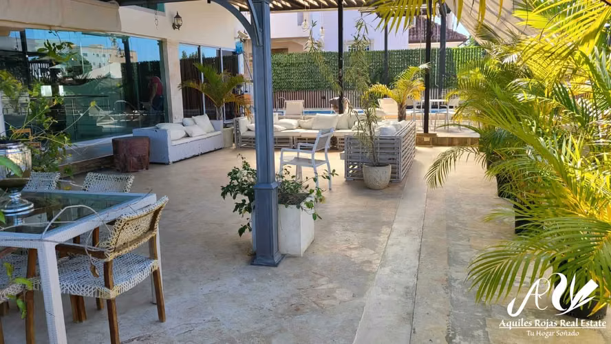 Majestuosa Casa en La Urbanización Don Simón - 1227