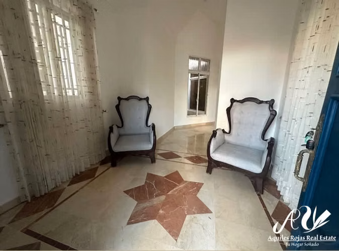Hermosa Casa en La Urbanización Don Simón - 1999 - Imagen 6