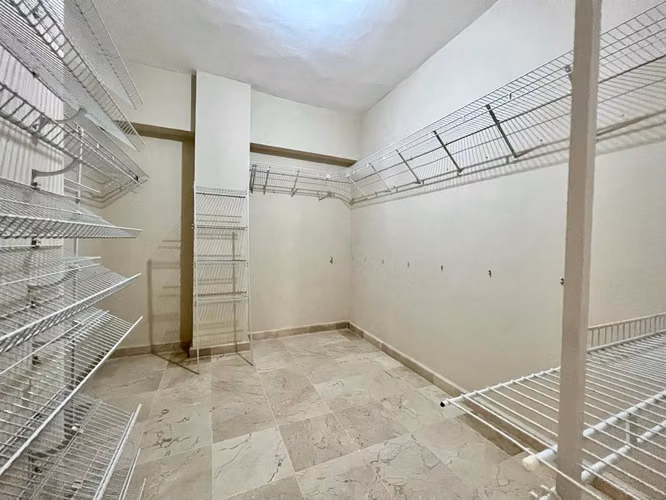 Penthouse en venta / alquiler en el Ensanche Paraíso de 4 habitaciones