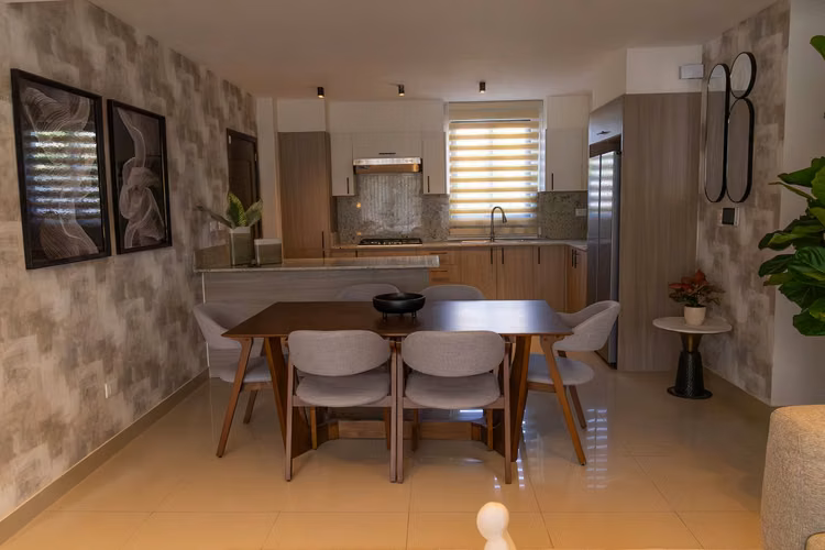 Prestigiosos Apartamentos con 3 Habitaciones y Línea Blanca de Venta en la Av. Hispanoamericana!