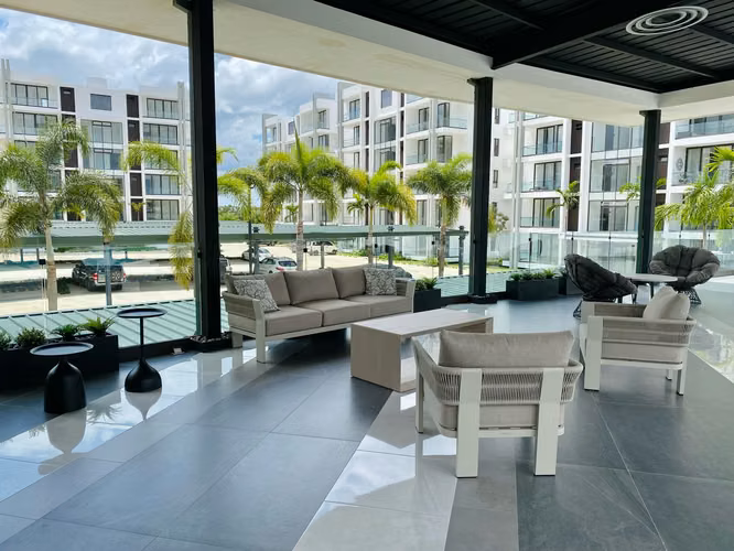 Amplios Apartamentos de Lujo con 3 Habitaciones, Piscina y Gimnasio de Venta en Cerro Hermoso!