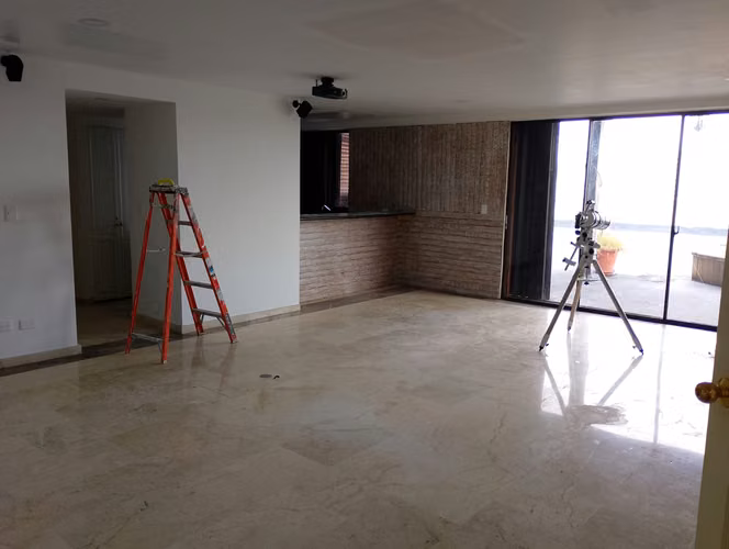 Penthouse con vista al mar y terraza privada con Jacuzzi
