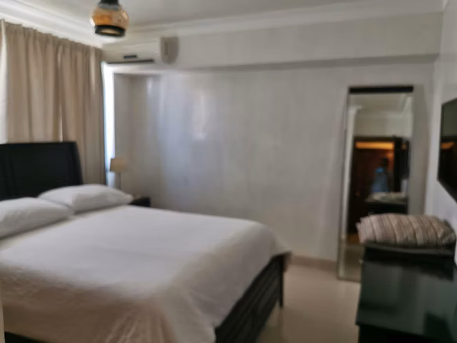 Apartamento En Alquiler De 4 Habitaciones Y 2 Baños En Piantini - Imagen 5