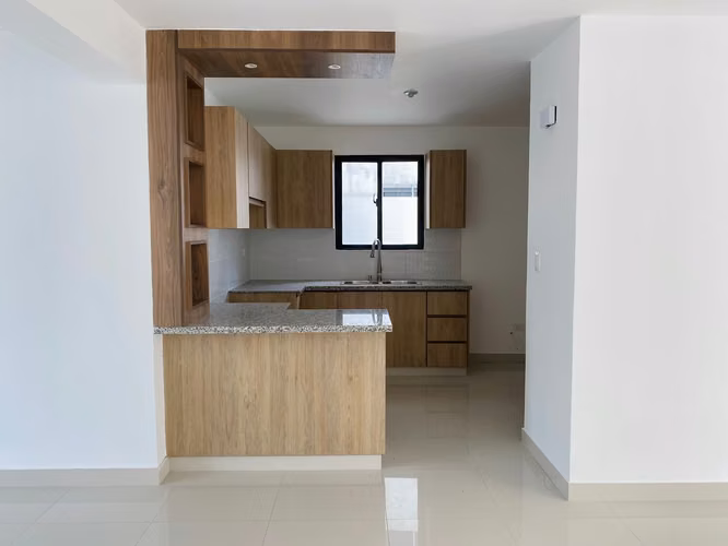 Apartamento Nuevo con 3 Habitaciones y 2 Parqueos Paralelos de Venta en Los Alamos!