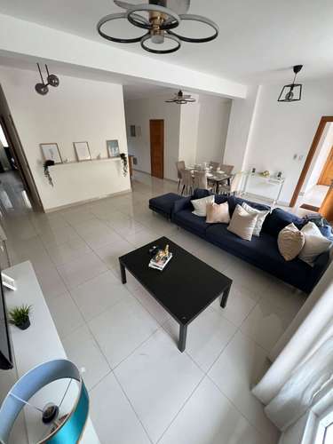 Apartamento en alquiler de 3 Habitaciones amueblado - Imagen 2