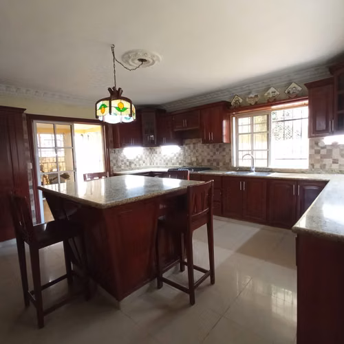 Casa en venta de 3 niveles en la Zona Oriental, Santo Domingo Este. - Imagen 9