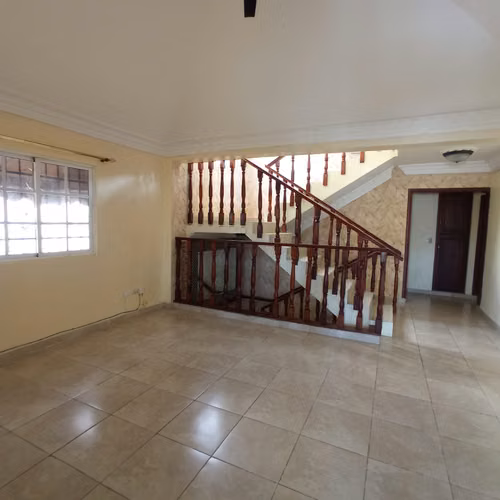 Casa en venta de 3 niveles en la Zona Oriental, Santo Domingo Este. - Imagen 13