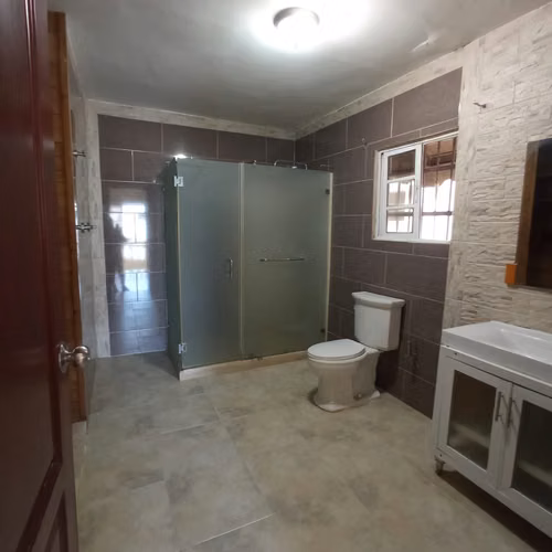 Casa en venta de 3 niveles en la Zona Oriental, Santo Domingo Este. - Imagen 15