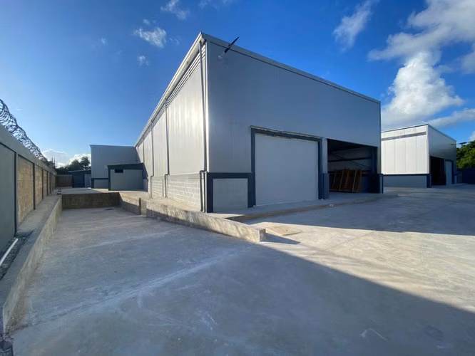 NAVES INDUSTRIALES EN ALQUILER EN BÁVARO – PUNTA CANA - Imagen 2