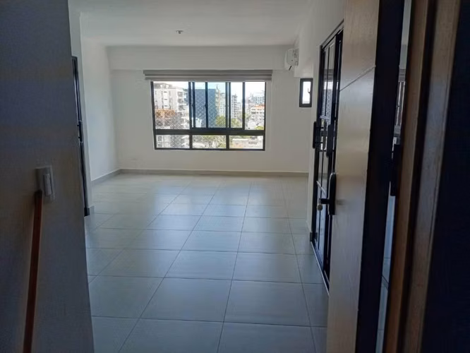 Alquilo Apartamento en el Evaristo Morales - Imagen 4