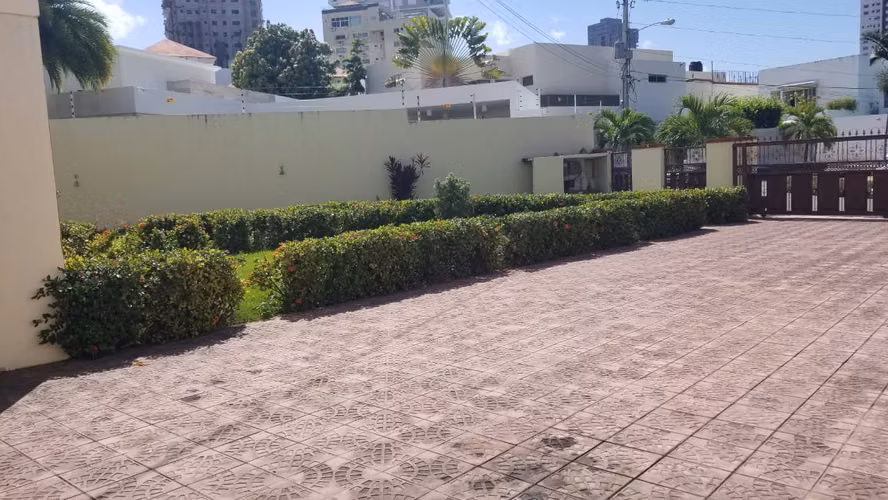 Terreno en Venta en Exclusivo sector de Los Cacicazgos de 1,100 metros - Imagen 4