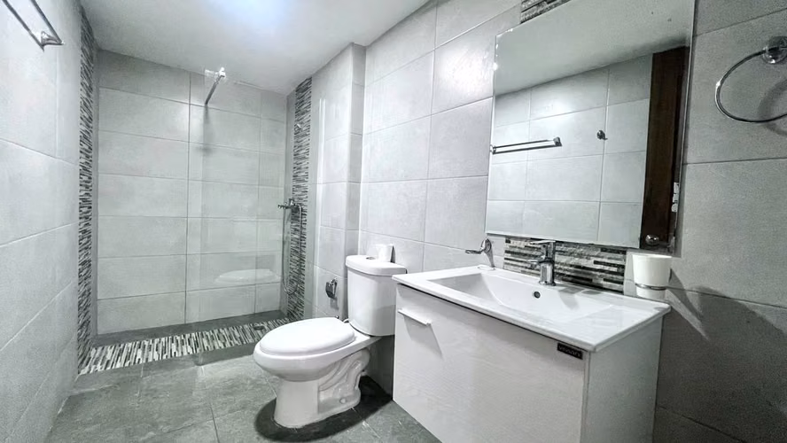 Apartamento en alquiler en Zona Universitaria - Imagen 6
