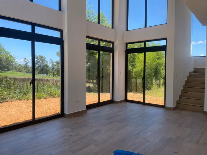 Vendo Hermosa Villa 2 Niveles en SABANETA,  JARABACOA, 770 Mts.2 - Imagen 2