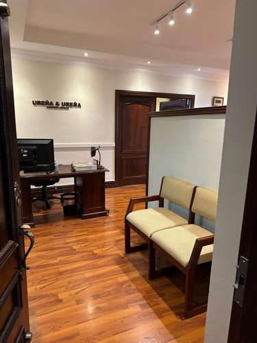 Local Comercial en alquiler Vacío en el Ensanche Paraiso