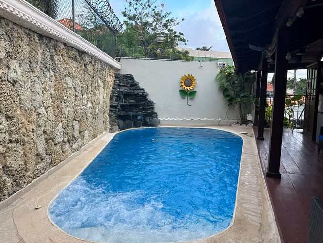 Amplia casa en venta en Arroyo Hondo III