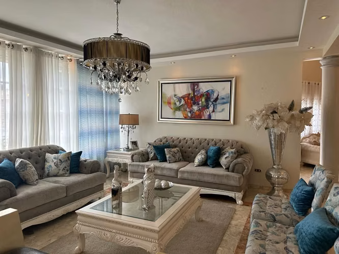 Amplia casa en venta en Arroyo Hondo III - Imagen 4