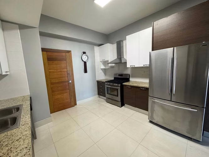 Alquilo apartamento en Bella Vista con línea blanca - Imagen 3