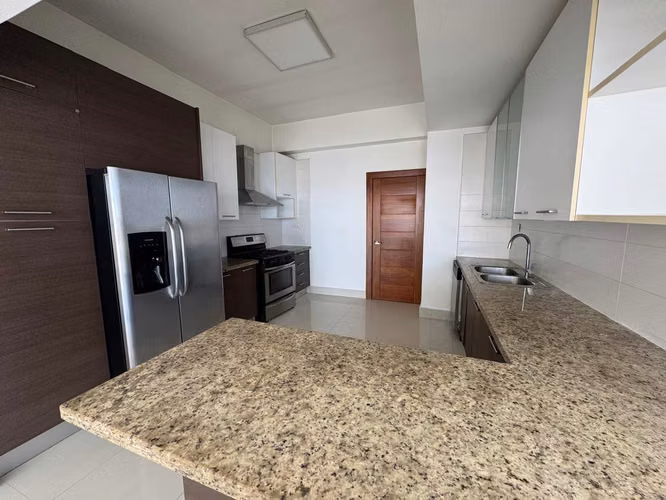 Alquilo apartamento en Bella Vista con línea blanca - Imagen 7