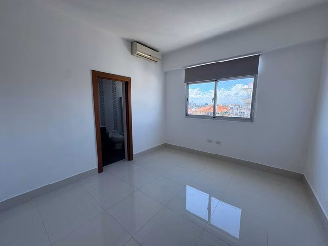Alquilo apartamento en Bella Vista con línea blanca - Imagen 3