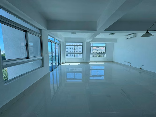 Alquilo apartamento en Bella Vista con línea blanca - Imagen 2