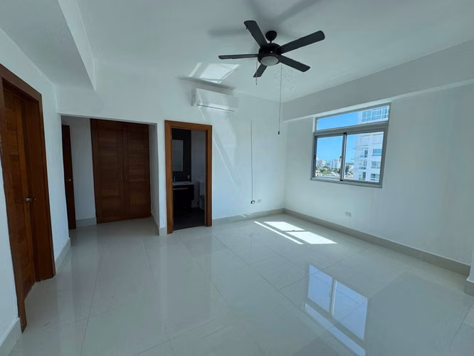 Alquilo apartamento en Bella Vista con línea blanca - Imagen 5