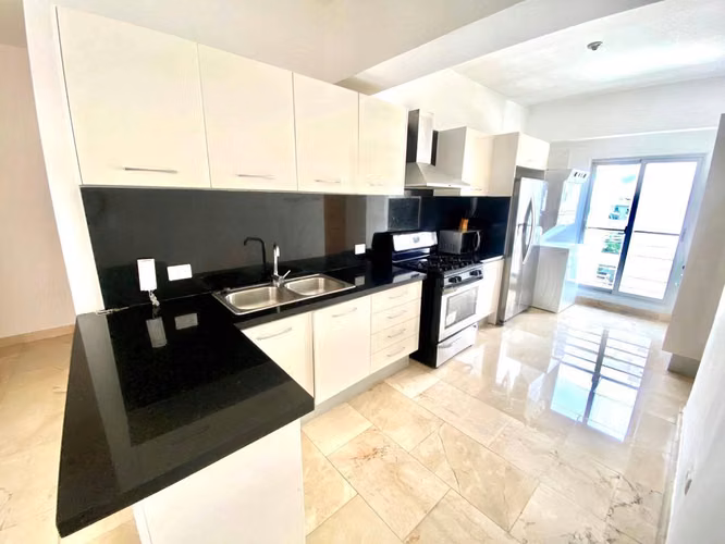 Apartamento amoblado en venta en Piantini, Santo Domingo - Imagen 2