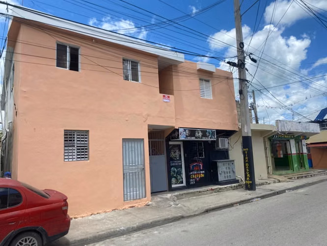  EDIFICIO DE 2 NIVELES RENTANDO RD$110.000/MES – HIGÜEY