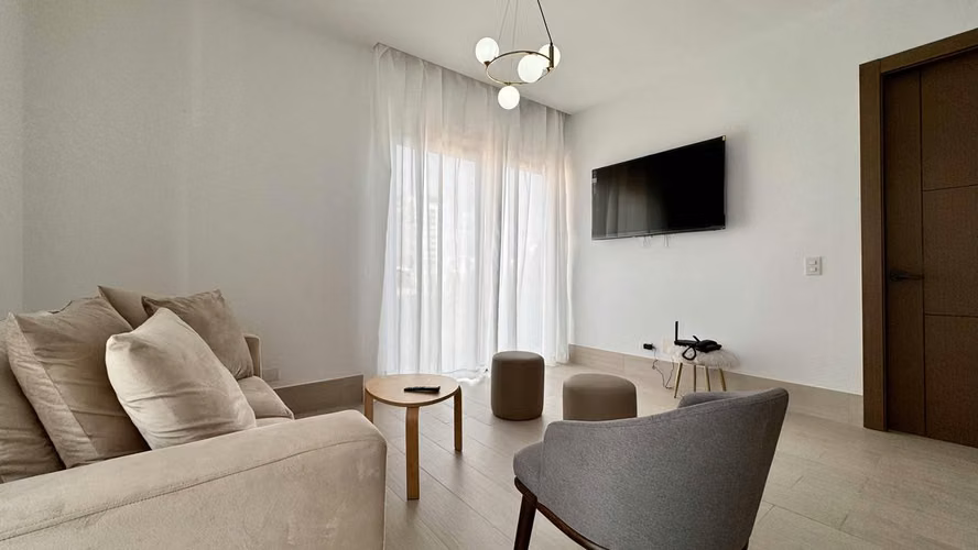 Apartamento amoblado en alquiler en Piantini, Torre de lujo