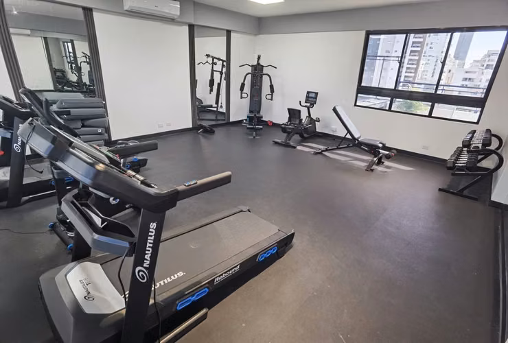 Apartamento en 2do nivel con terraza en Los Cacicazgos