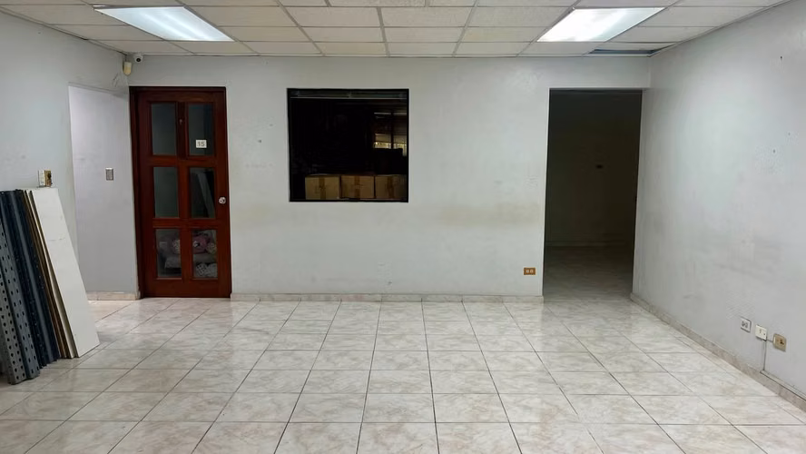 Local para oficinas o almacen en Serrallés