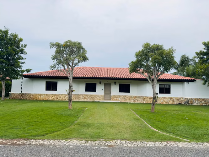Villa en venta en La Romana en Golf Cottage de 4 habitaciones - Imagen 3