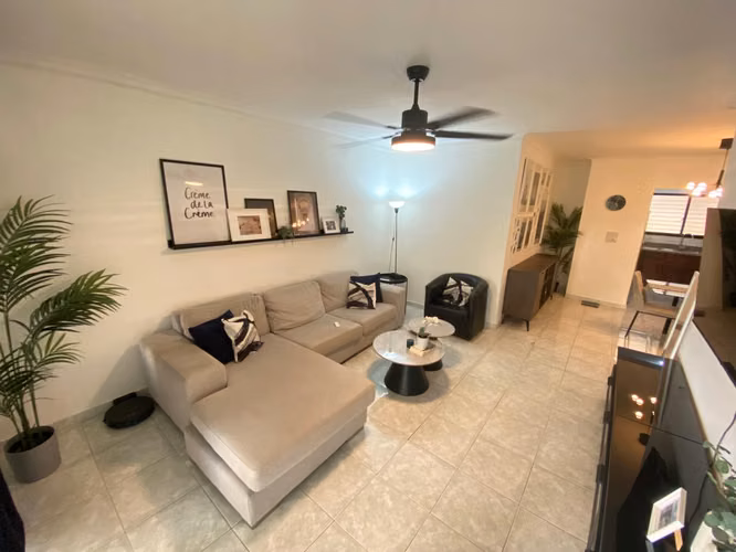 Venta Apartamento Evaristo Morales, cerca Churchil
