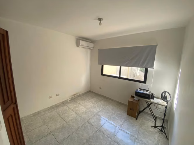 Venta Apartamento Evaristo Morales, cerca Churchil