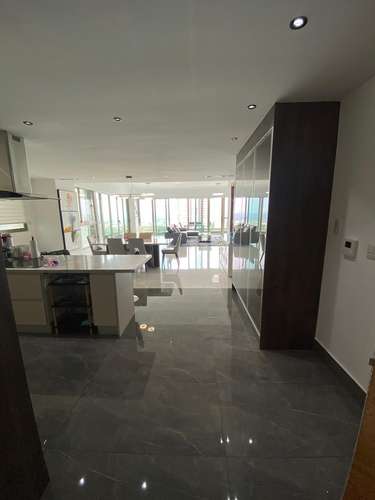 Renta de lujoso apartamento de 3 Hab. con Vista despejada al mar - Imagen 2