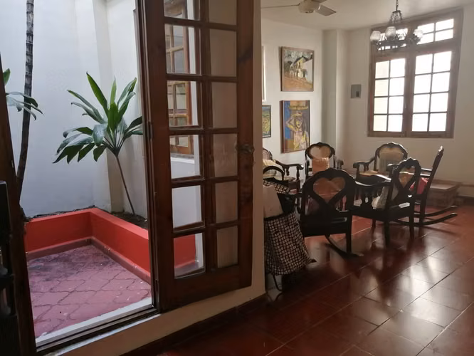 Casa en la Zona Colonial para reformar de 6 habitaciones - Imagen 8