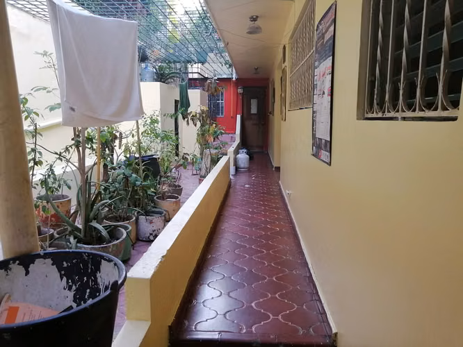 Casa en la Zona Colonial para reformar de 6 habitaciones - Imagen 4