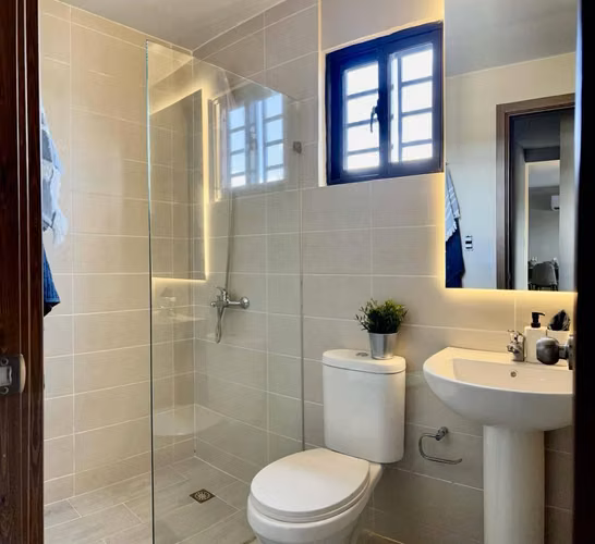 Apartamento de 2 Habitaciones con Balcón y Penthouse con Terraza Privada