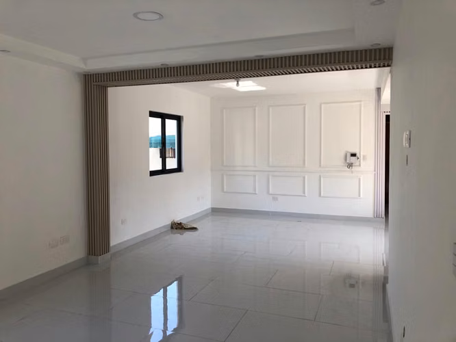 Apartamentos uno por piso en Gazcue de tres habitaciones