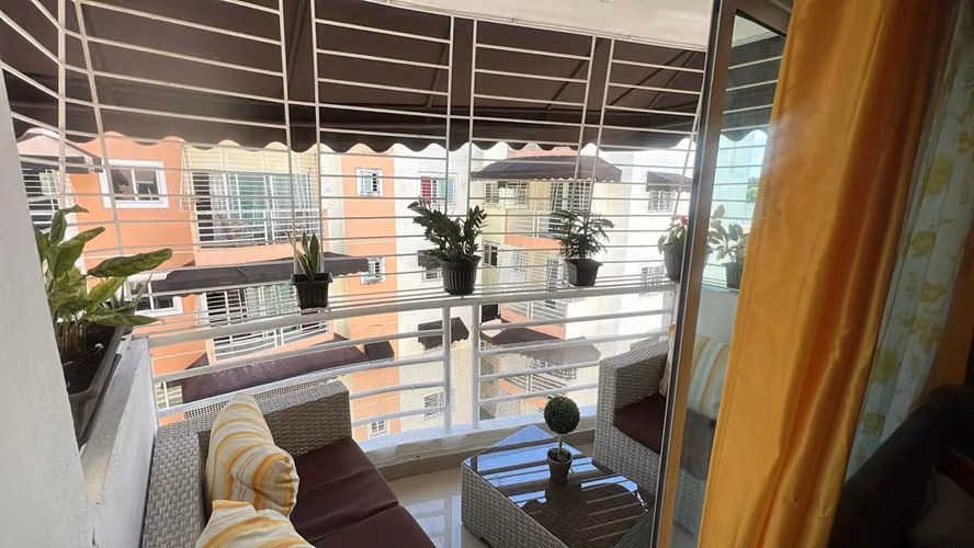 Apartamento 4to. Nivel de tres habitaciones en Vista Hermosa