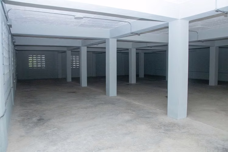 Nave industrial en alquiler en la Autopista 6 de noviembre