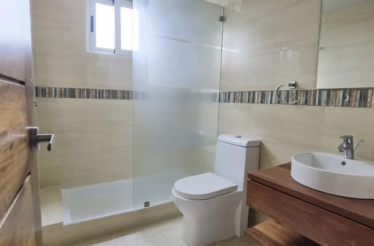 Apartamento En Alquiler De 1 Habitación Y 2 Baños En Piantini - Imagen 4