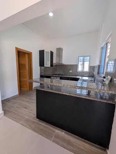 Hermosa Casa en Isabel Villas, sector Arroyo Hondo. - Imagen 2