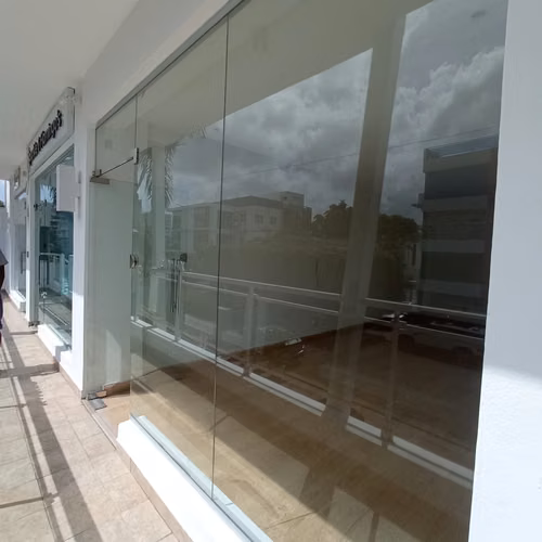 Local Comercial en Alquiler en el Julieta 2do nivel - Imagen 3