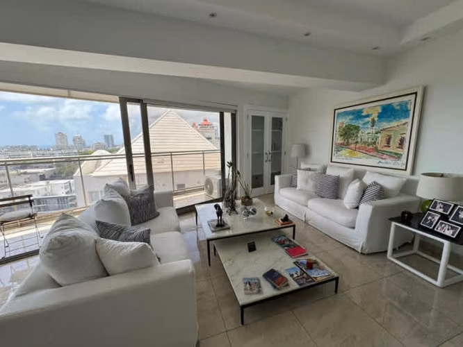 Residencia de Alto Nivel con Vista al Mar