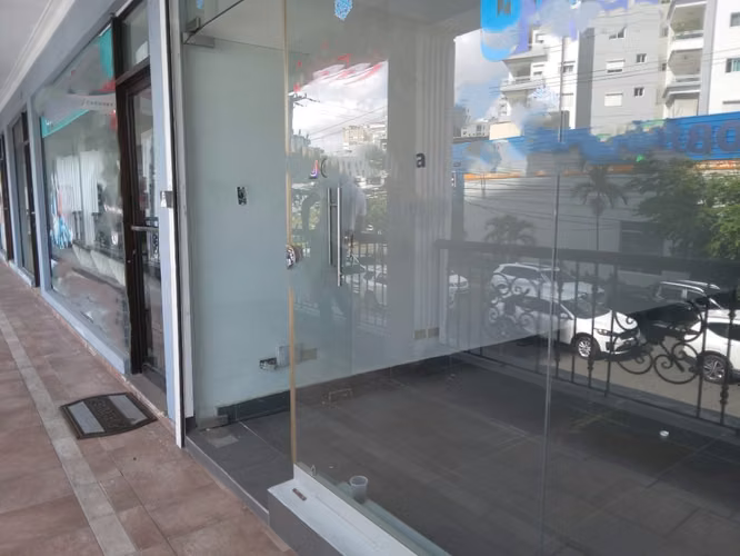 Oficina Alquiler Naco de 43 m2 – Segundo Nivel