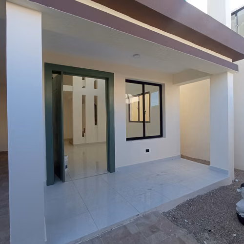 Casa en Venta de 3 Hab. en Prado Oriental, Autopista de San Isidro.