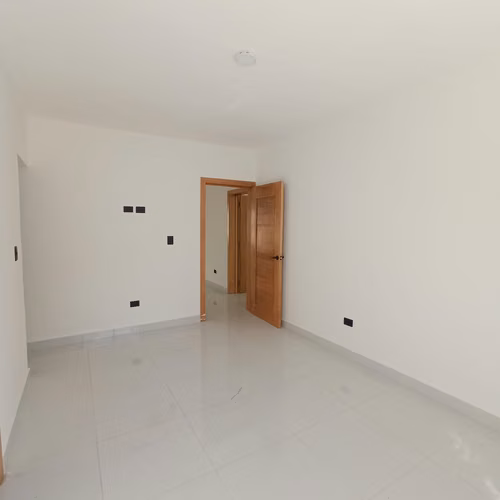 Casa en Venta de 3 Hab. en Prado Oriental, Autopista de San Isidro.
