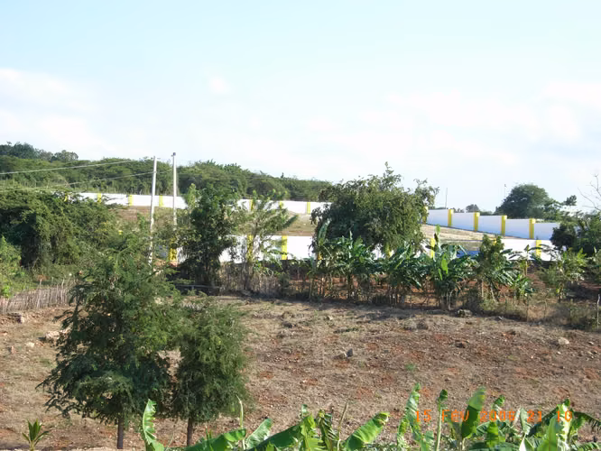 SOLAR 2700m2 DESLINDADO CON TITULO CON VISTA AL MAR